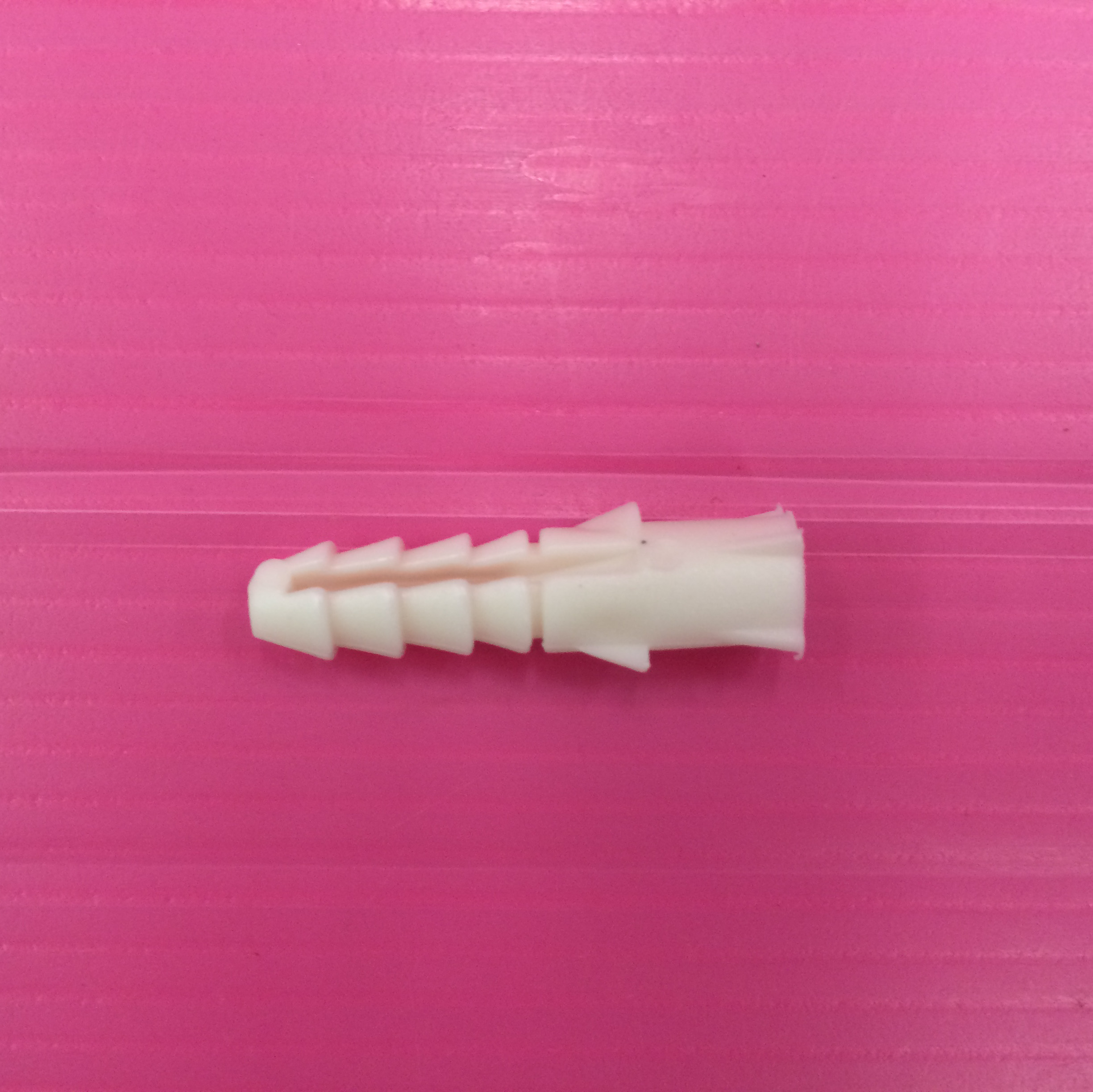 Dowel plastic #7
